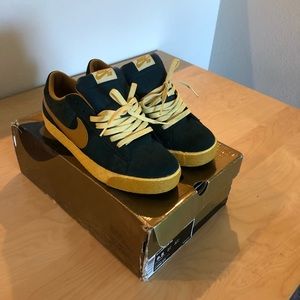 Nike SB blazer low (hard find)